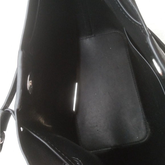 Michael Kors black purse bucket style - Picture 3 of 6